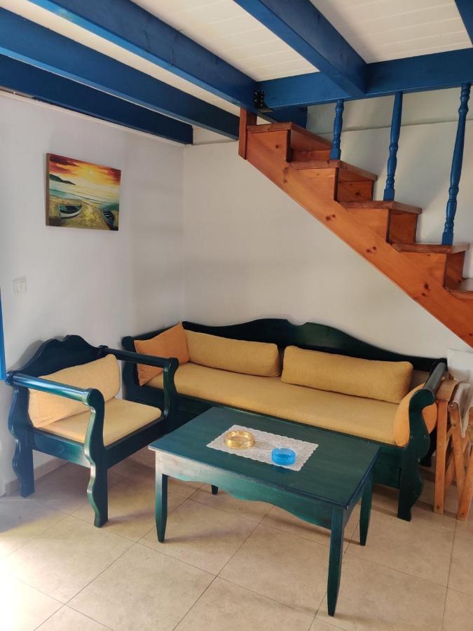 Blue Sky Aparts Livadia  외부 사진