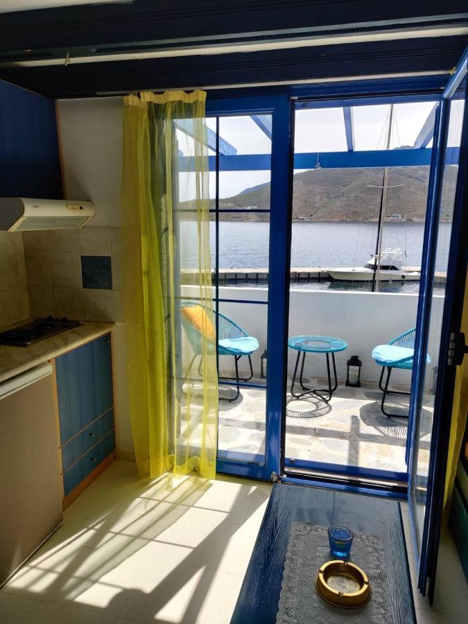 Blue Sky Aparts Livadia  외부 사진
